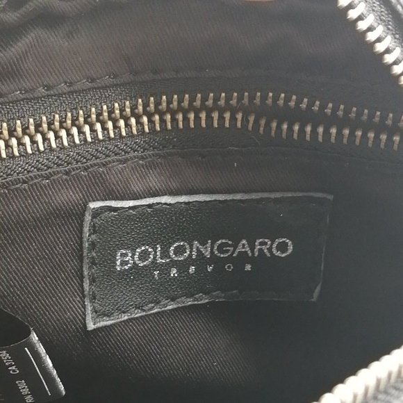 Bolongaro Trevor Leather Crossbody Bag Black Adjustable Strap Zip Close NEW - Picture 4 of 5
